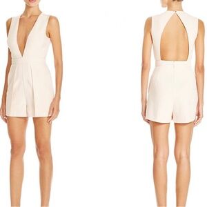 Like New Lucy Paris V Neck Open Back Shorts Romper Ivory Size Small
